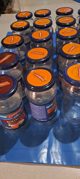 Vând  20 borcane 400 ml
