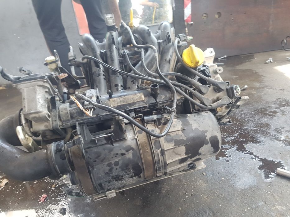 Фарове и стопове за рено туйнго 2009г