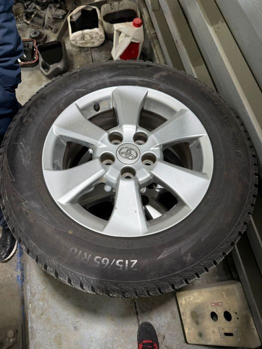 Оригинальные шины и диски от тойоты