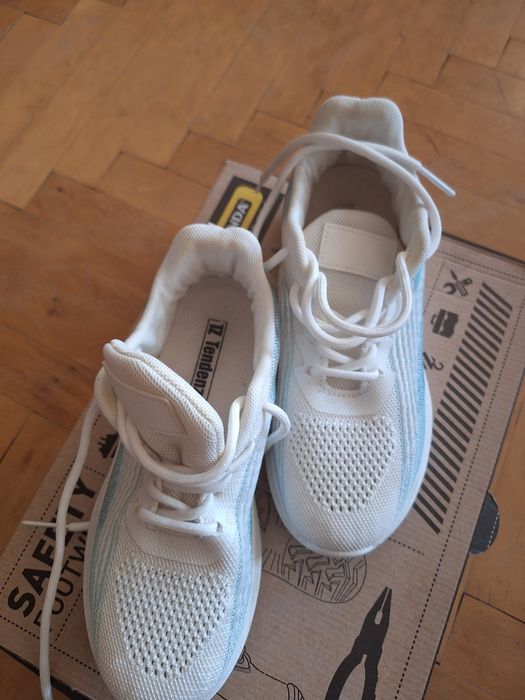 Бели маратонки TENDENZ nomer 36