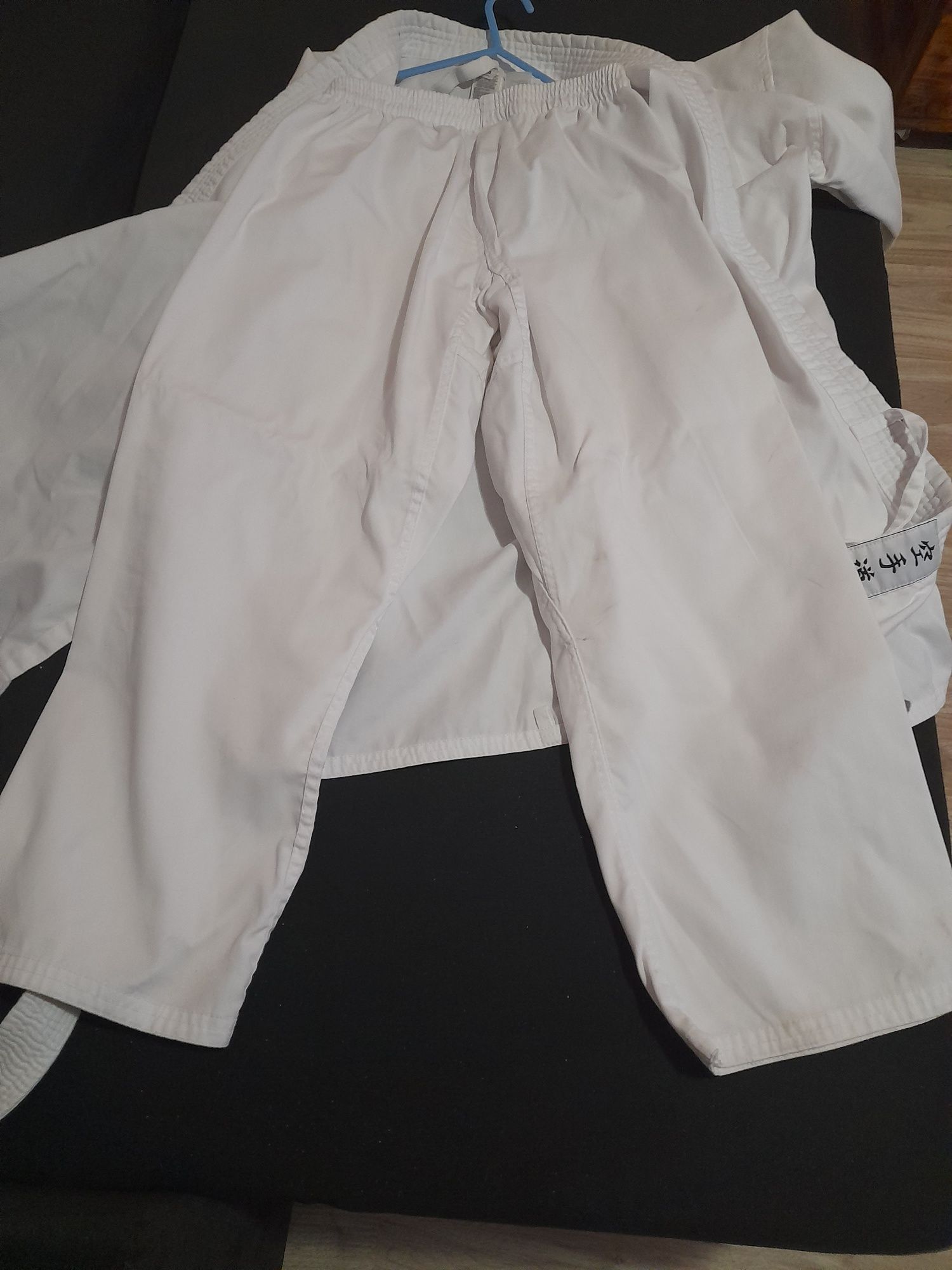 Kimono karate/judo(se potrivește la mar. XL