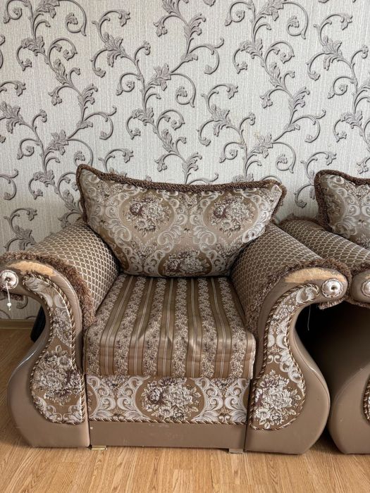 Диван с креслом и сервант