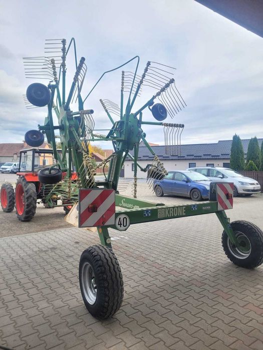 Greblă de adunat fan Krone