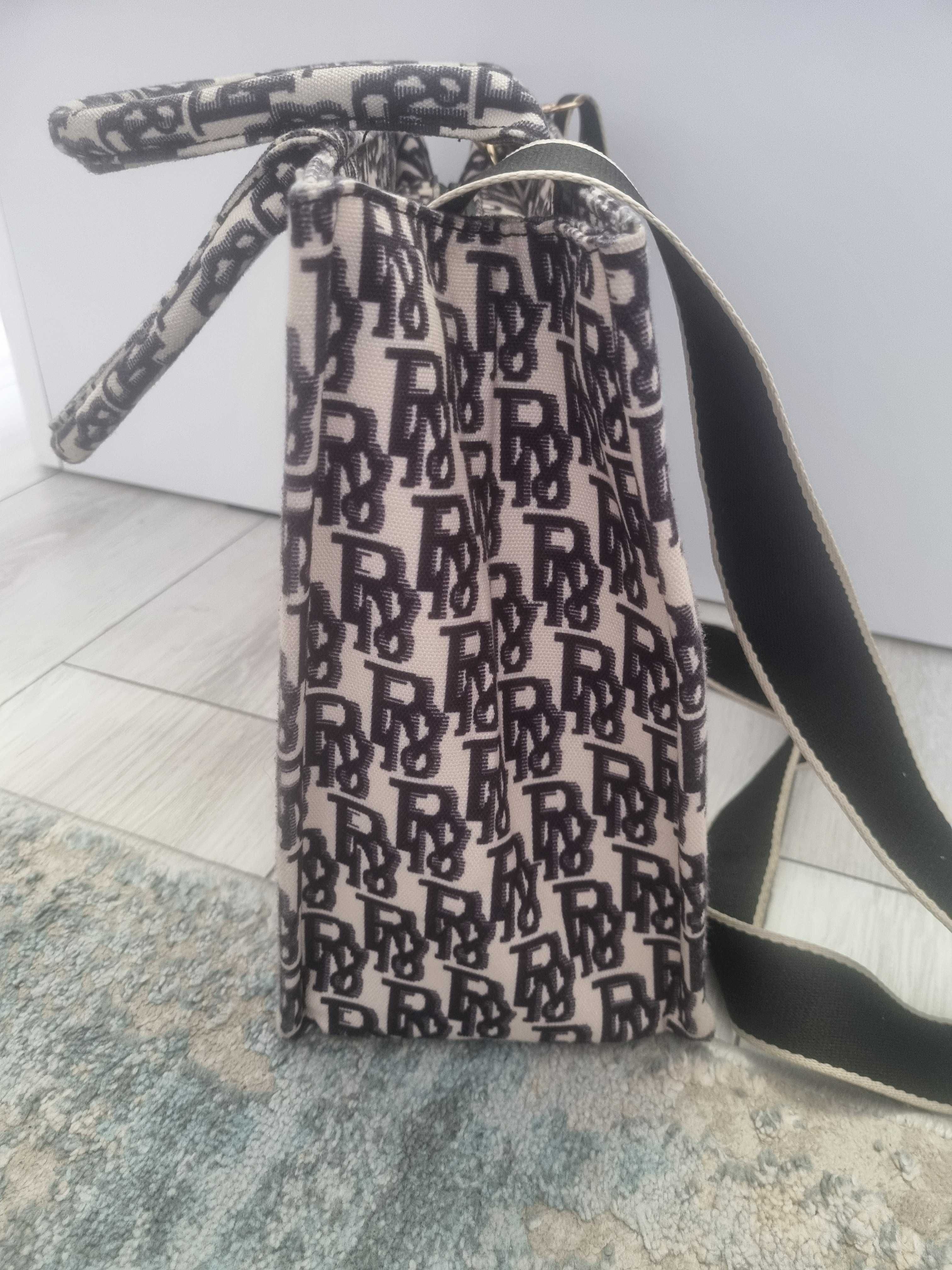 Дамска Чанта с една преграда