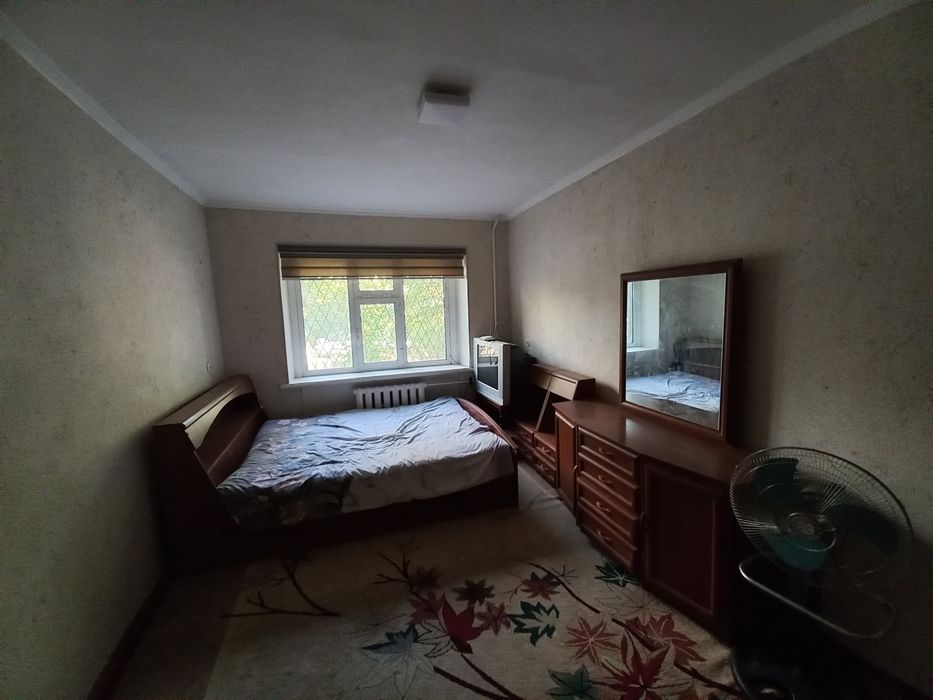 Арендага 1 хона 1 этаж Азиз бозор олдида жойлашган.Агентство