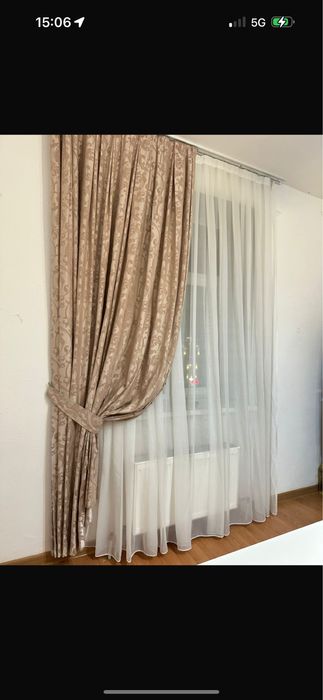 Полдаются шторы и тюль