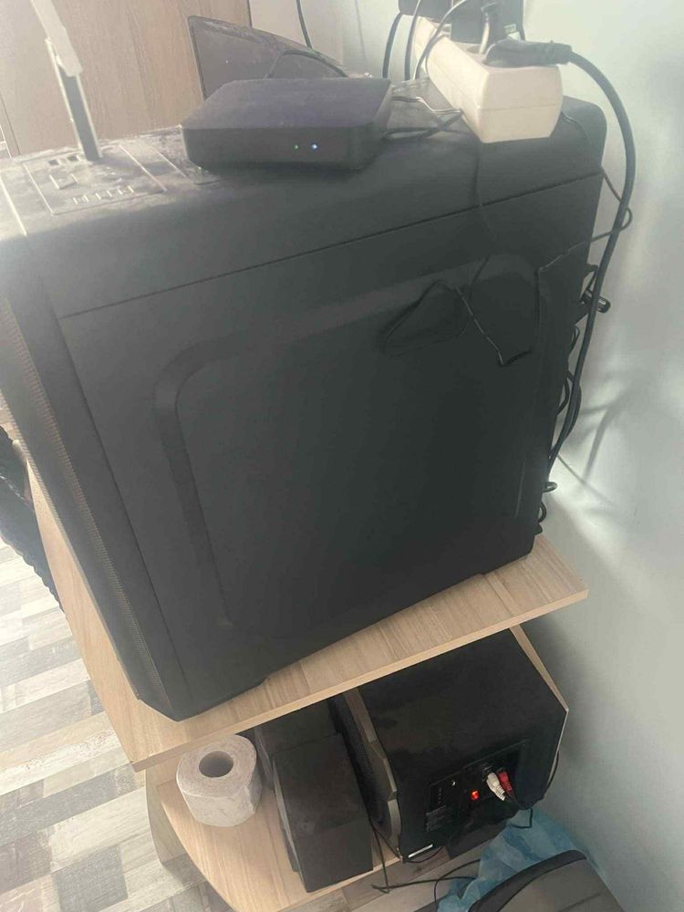 Геймърски компютър i3 10100f