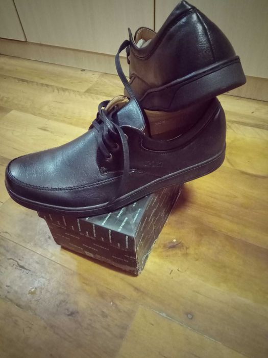 продам мужские туфли 48 размер