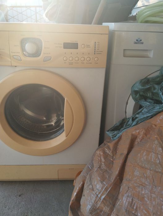 Продам стиральную машинку на запчасти