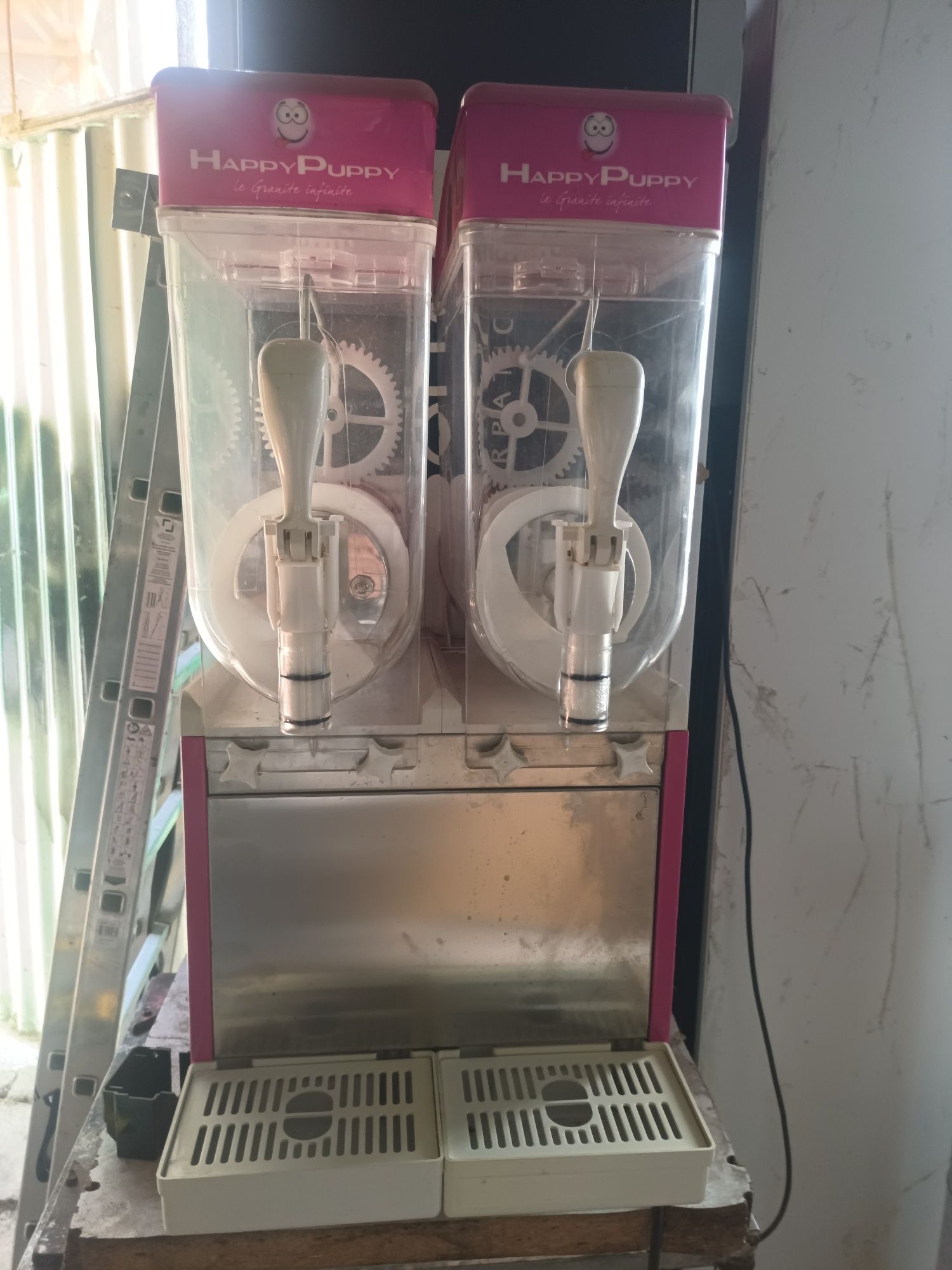 Aparat de suc granita