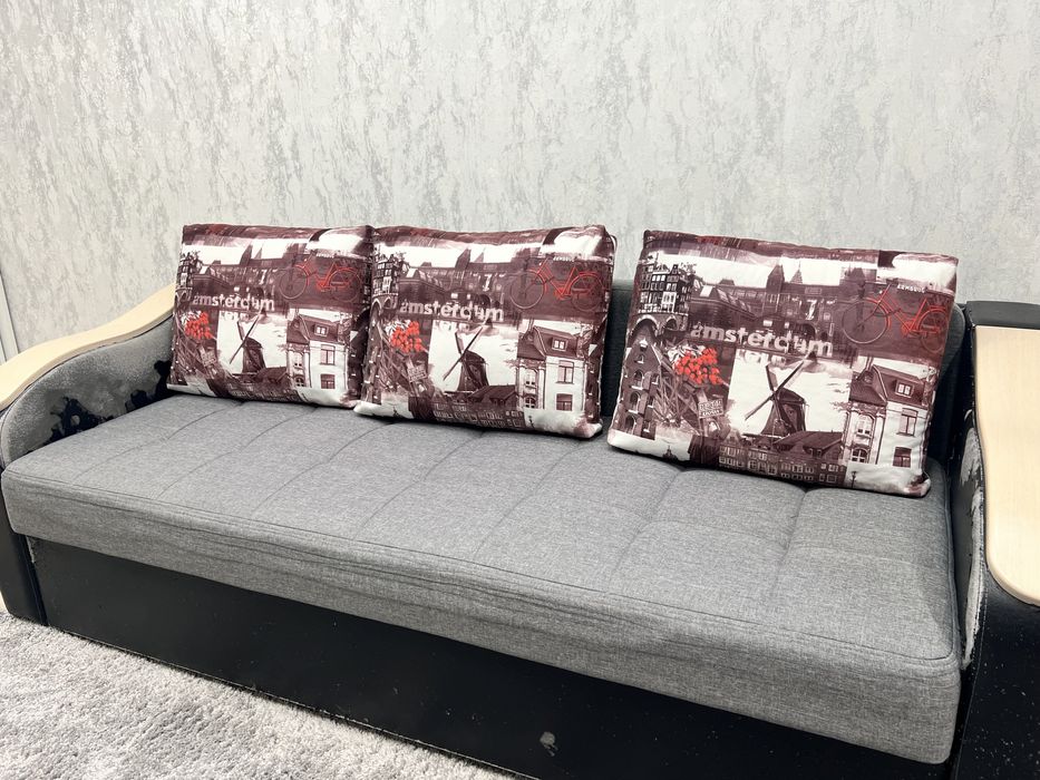 Продам диван срочно