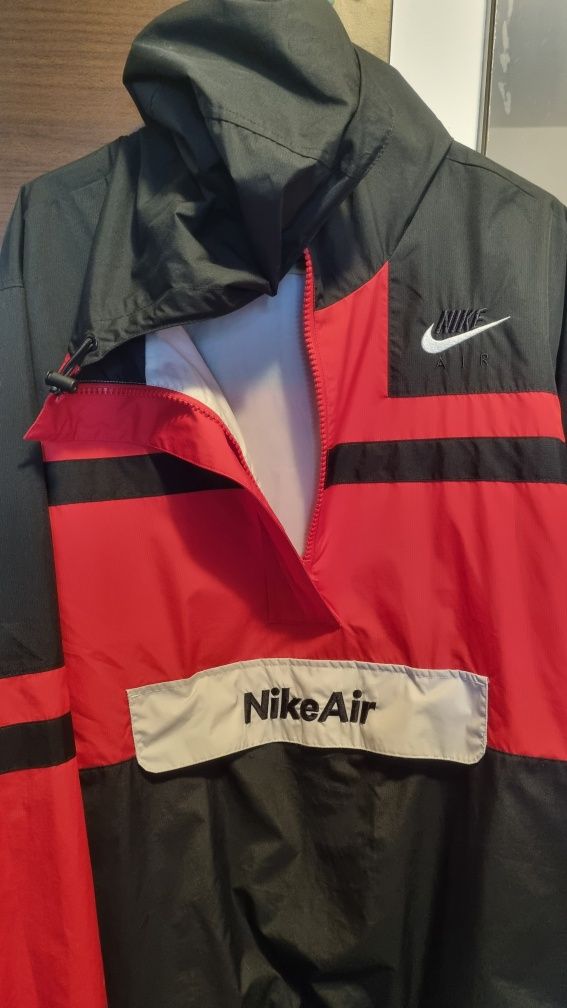 Jachetă Nike AIR WOVEN Mărimea L - XL
Men – University Red/Black/Whi
