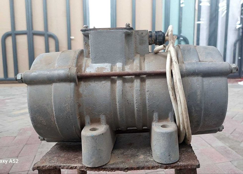 Вибрамотор, редуктор ва катта моторлар.