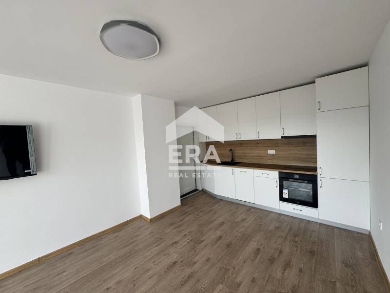 Тристаен (преустроен ) апартамент с ТЕЦ след основен ремонт за продажб