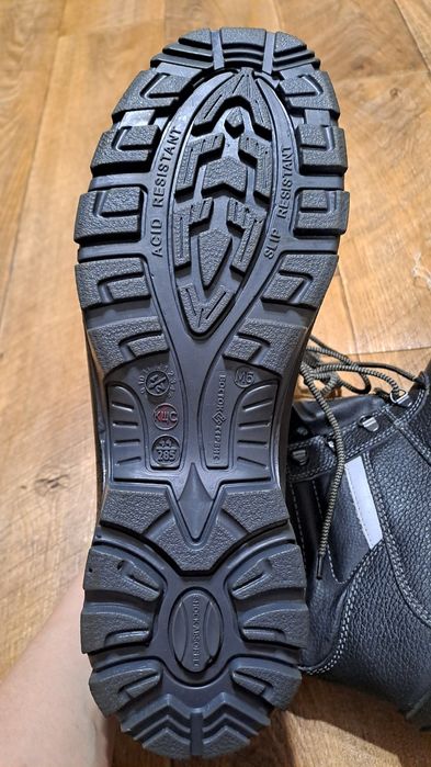 Продам ботинки рабочие