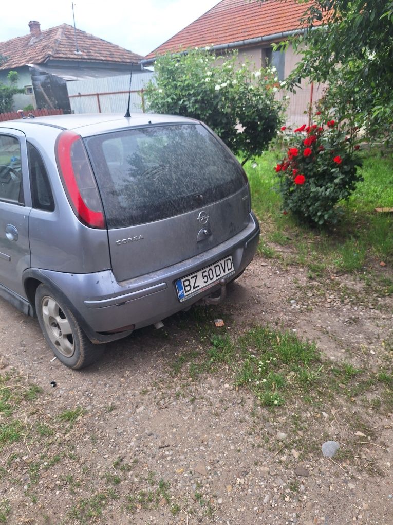 Opel corsa c anul 2004 1.3 cdti