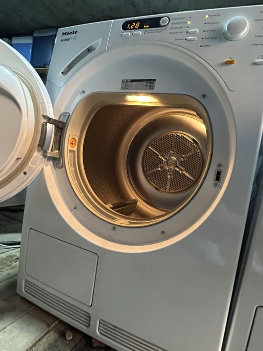 Кондезна сушилня Miele T7744 Mistral C