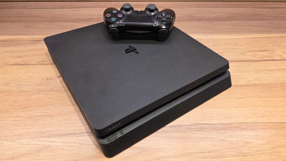 Consola PlayStation 4 Slim, 500GB, Negru – Stare excelentă – 499 lei