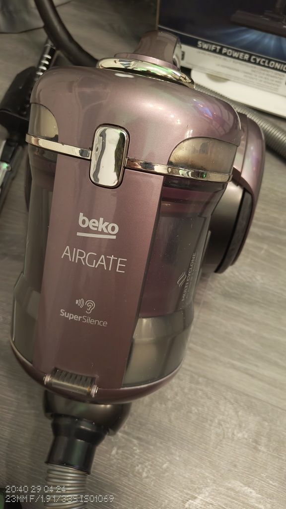 Aspirator beko 800w