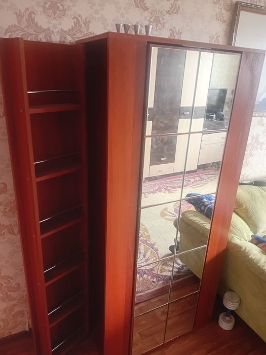 Продам шкаф в нормальном состояние