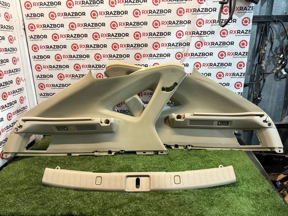 Обшивки багажа на  Lexus Rx330 350