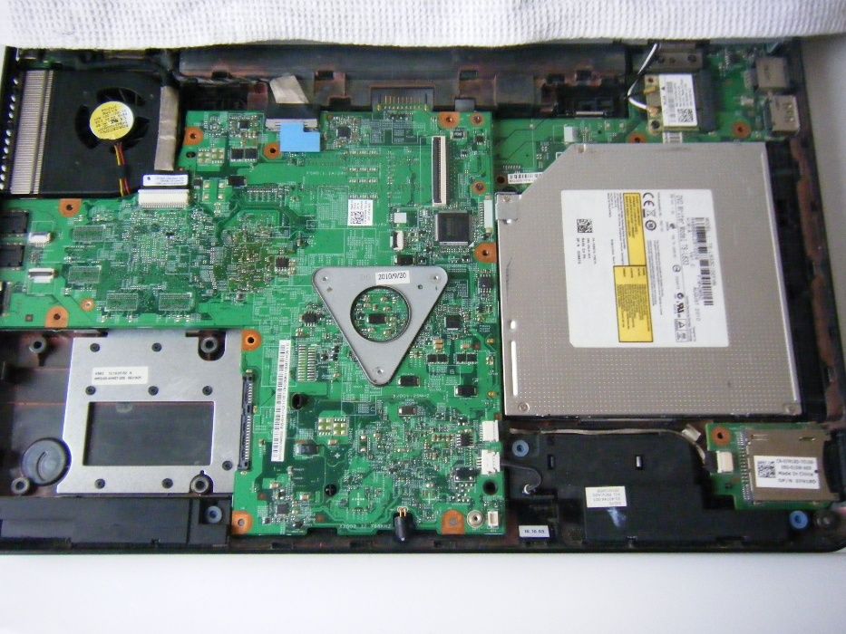 Лаптоп Dell Inspiron M5010