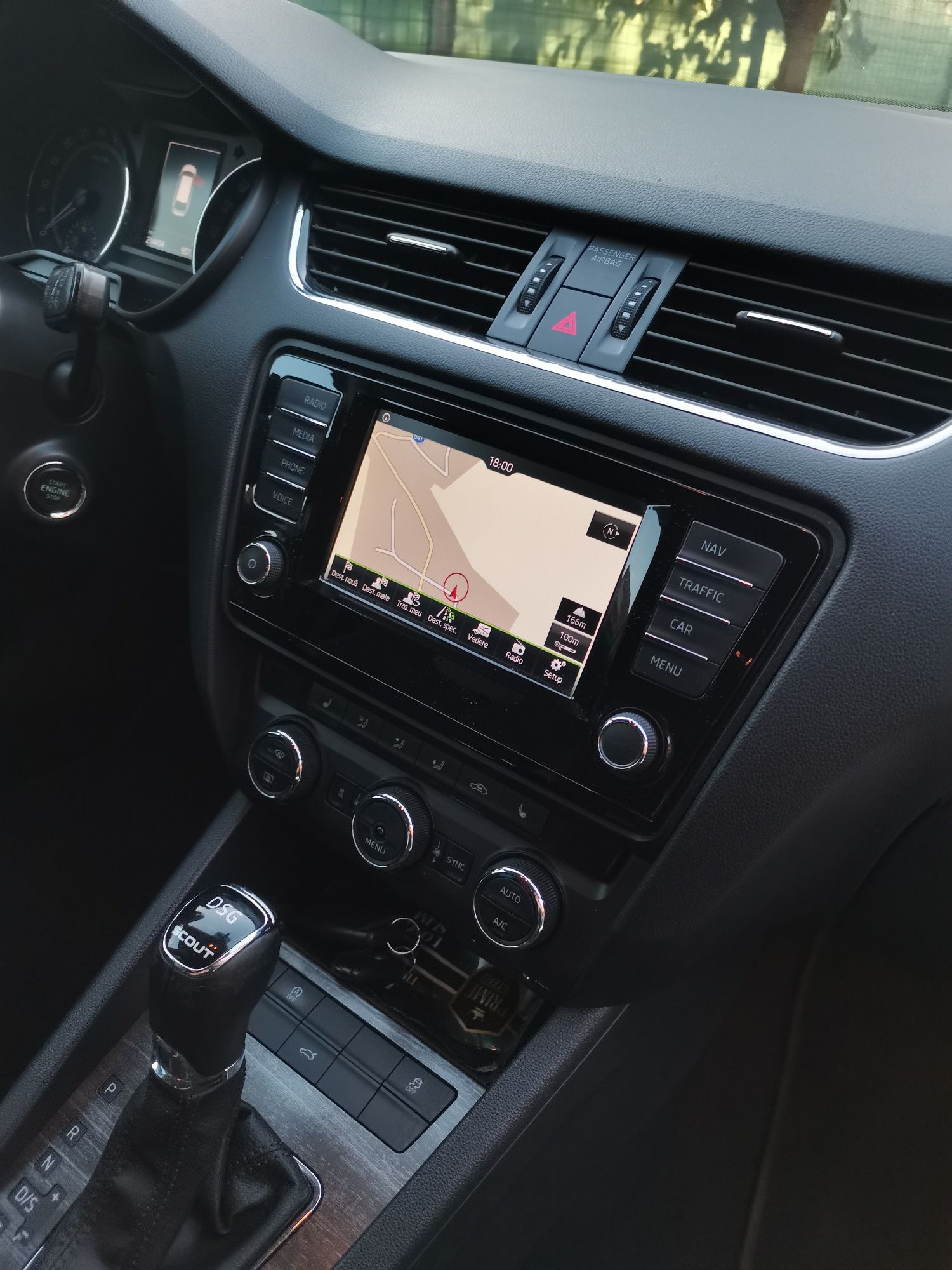 Skoda Octavia III Scout 4x4 DSG
184 cp
