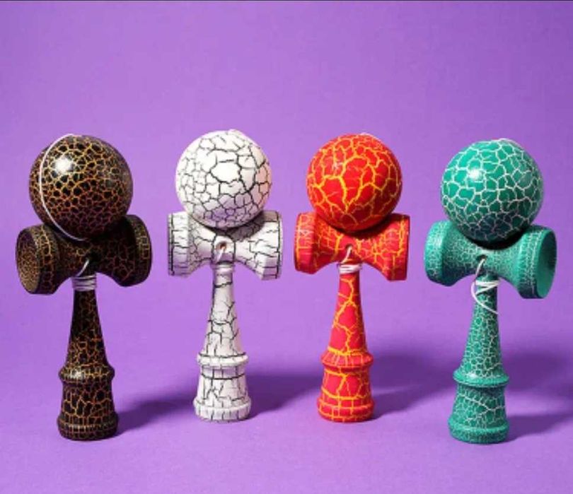 Kendama ( diferite culori )