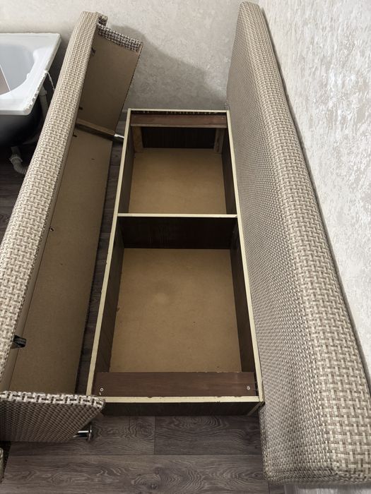 Продается диван в хорошем состоянии