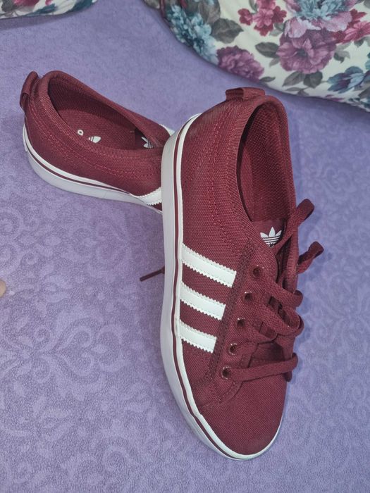 Дамски Adidas Обувки.