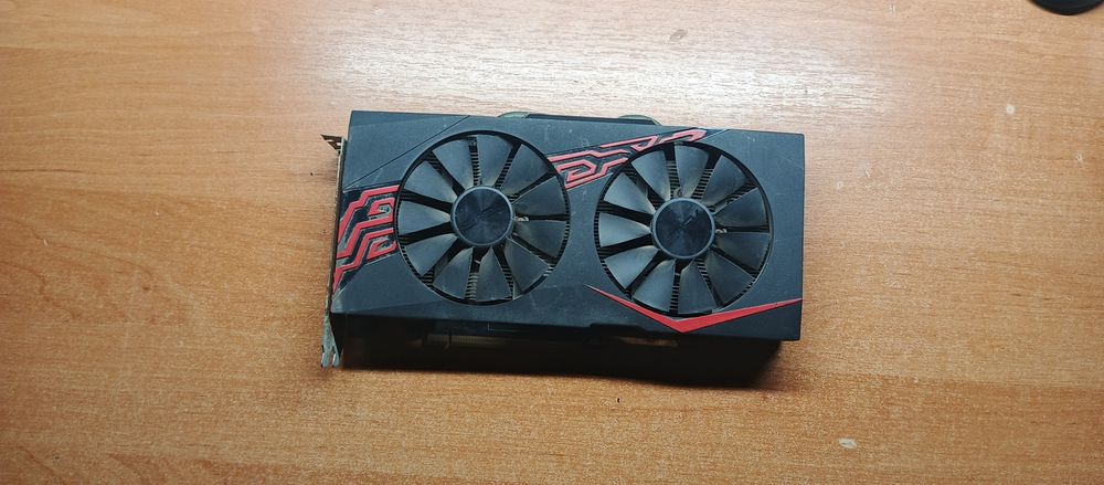 продаю видеокарту GTX 1060 6GB ASUS STRIX без выходов