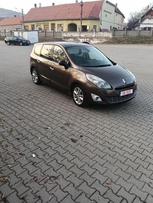 Vând Renault scenic