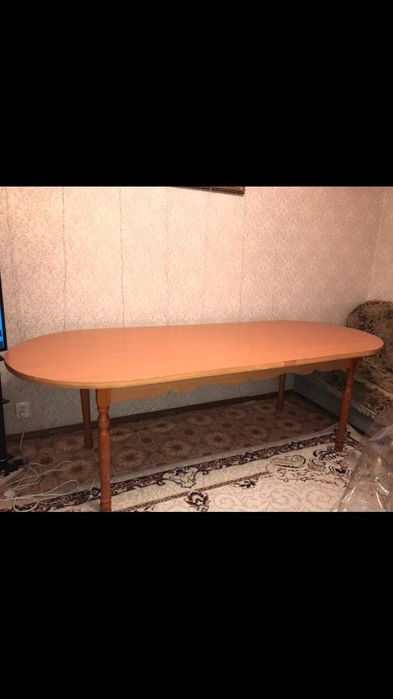 Стол большой для гостиной