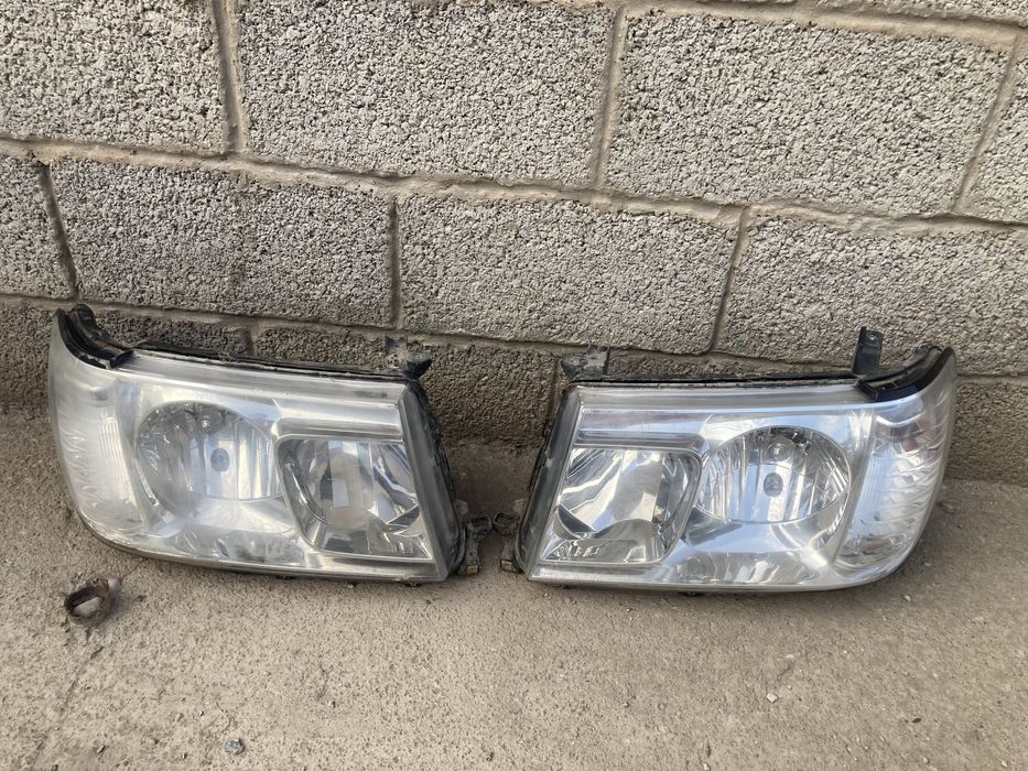 Фара toyota land cruiser 100