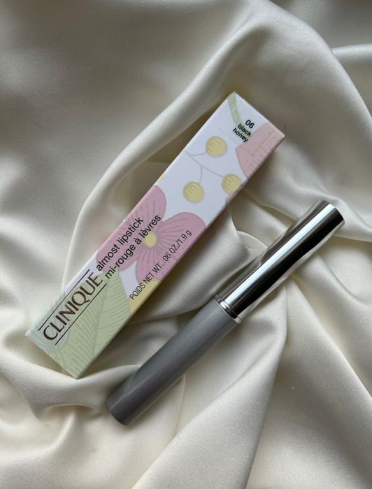 Помада Clinique Black Honey Almost Lipstick Новая