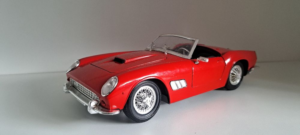 Machetă Ferrari California Polistil 1:16 – Made in Italy (colecție rar