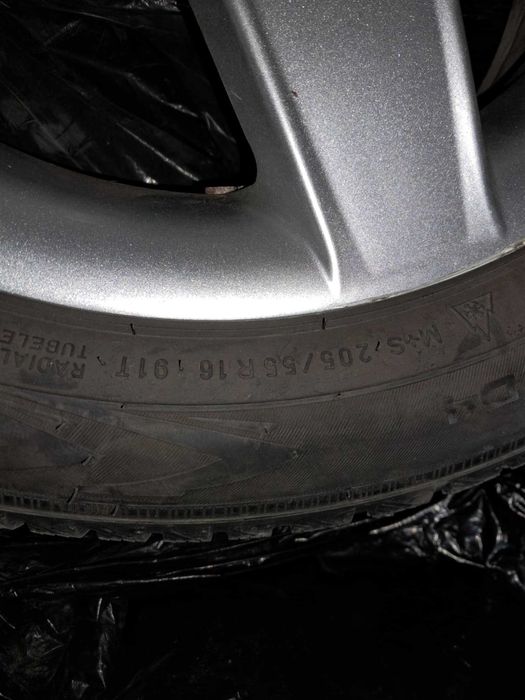 Зимни гуми с джанти за БМВ Е90