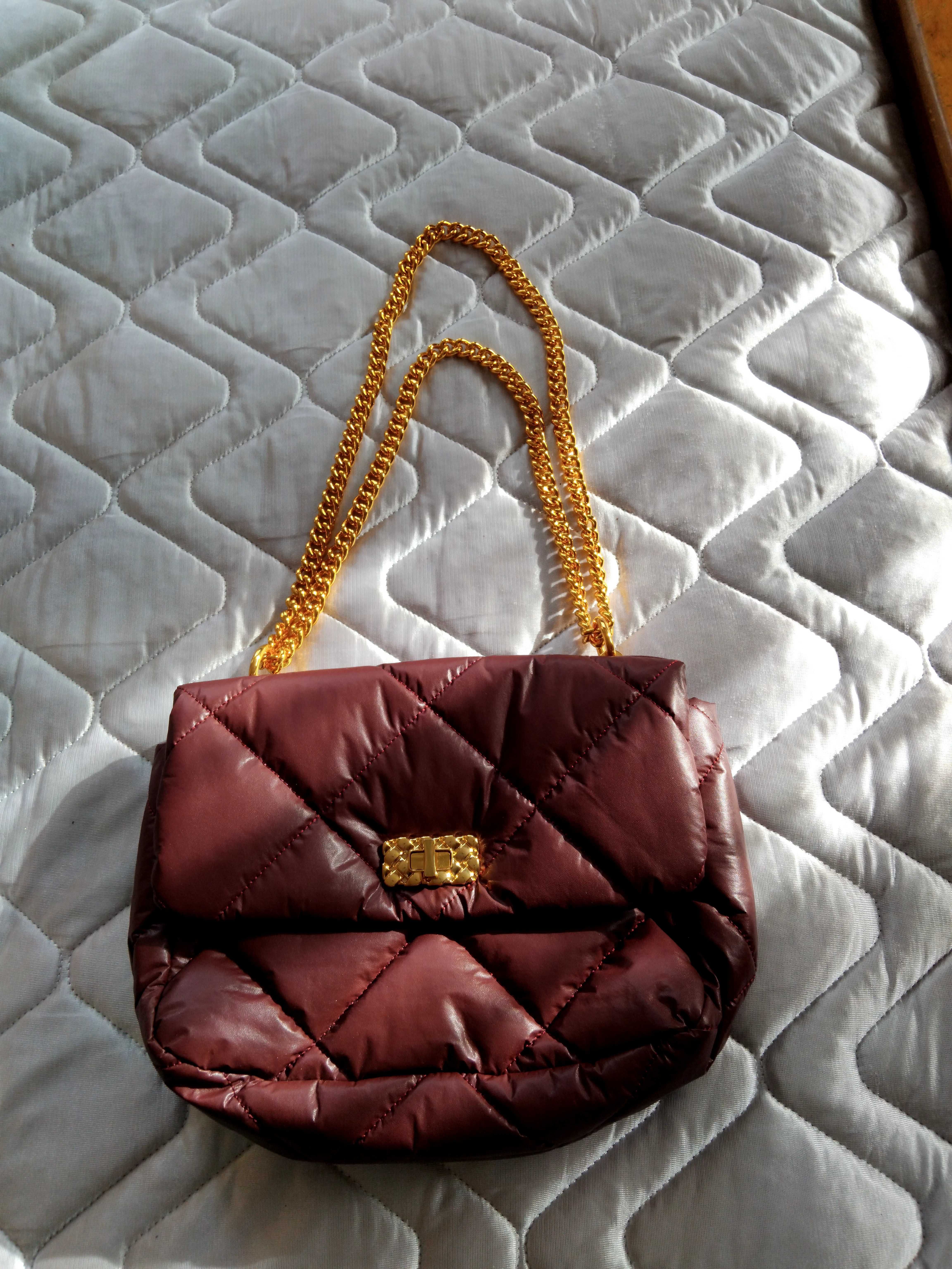 Дамска чанта Charles & Keith