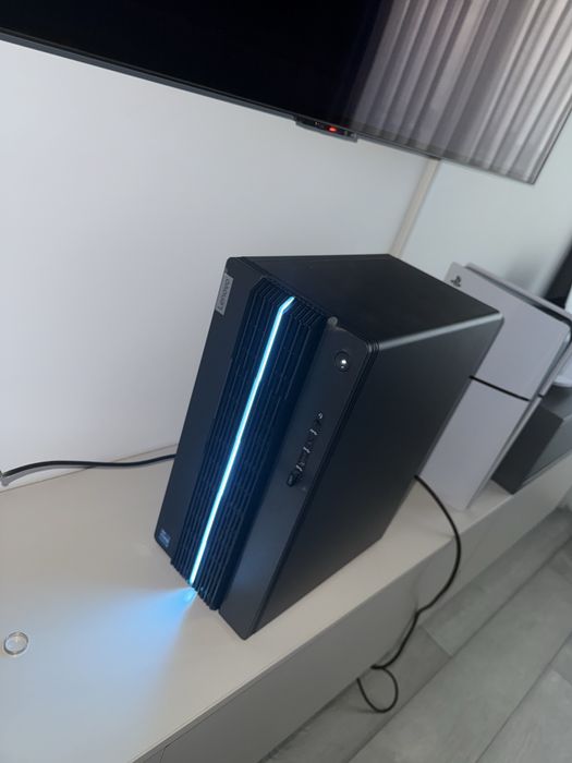 Sistem gaming Lenovo IdeaCentre 5