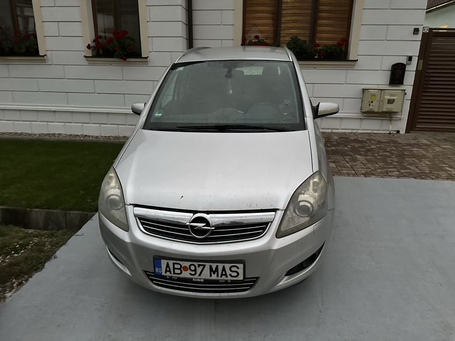 Opel zafira benzina