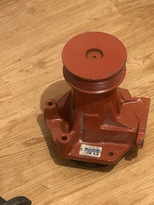 Помпа от грузовика Хово