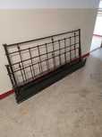 Vând pat - fier forjat - 200x180 cm - preț 500lei negociabil