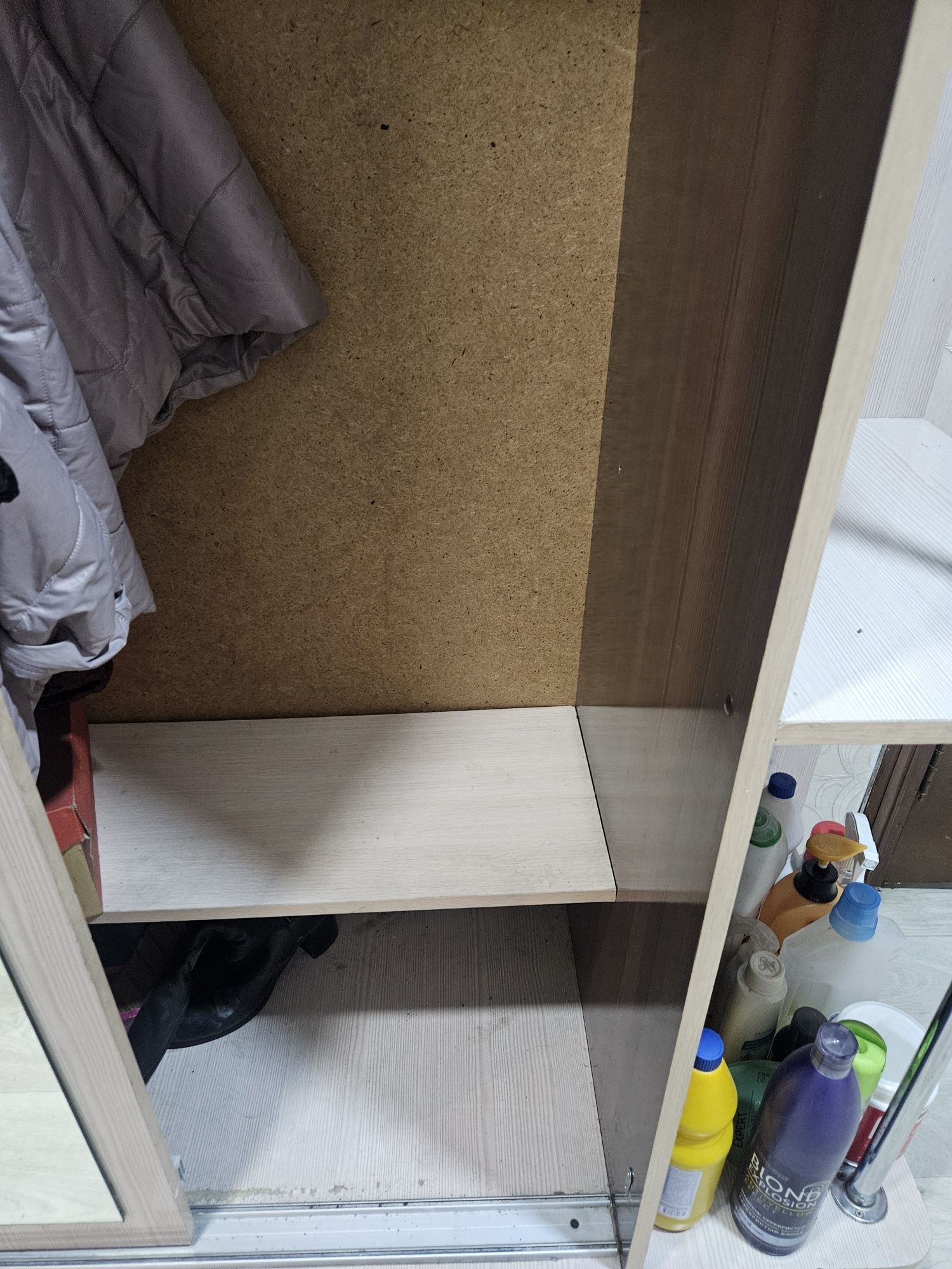 Продается шкаф для прихожей  б/ухорошем состояние  б/у