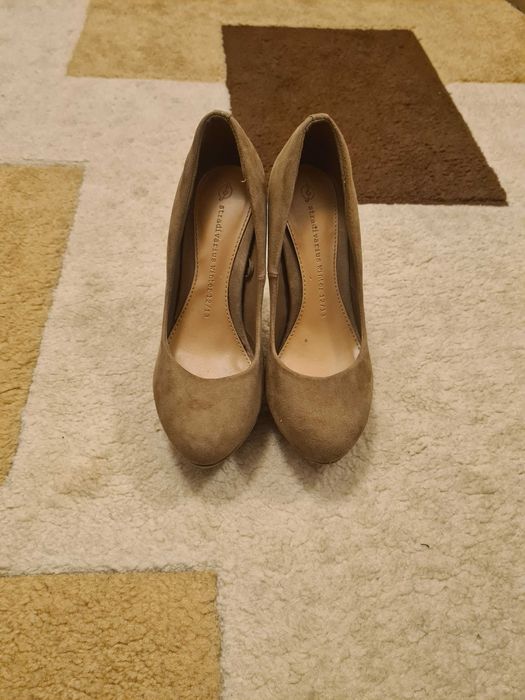 Pantofi, Stradivarius