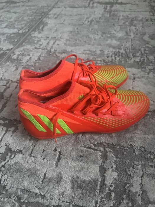 Ghete fotbal Adidas predator