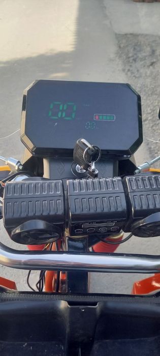 elektromoped skuter