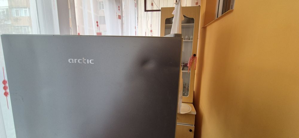 Vand frigider Artic Frigider cu usi