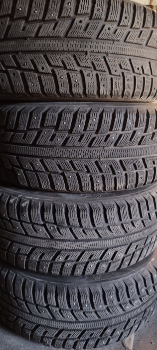 Продам зимние шины 215/60/16