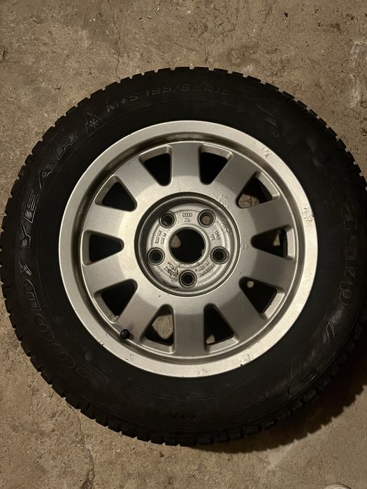 15 цола алуминиева джанта с гума за Ауди