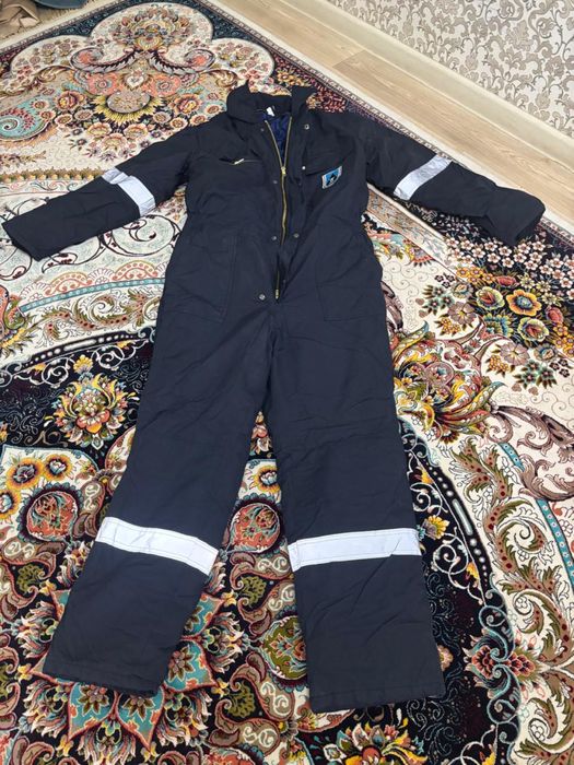 Продаётся Зимний Комбинезон. Цена 10000. Размер 52-54